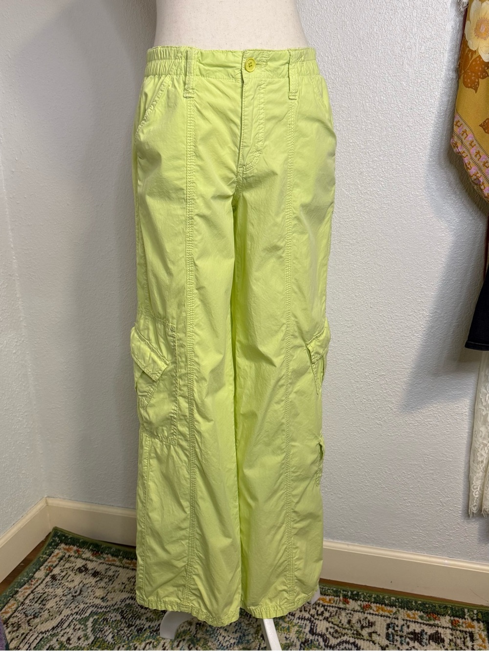 BDG by UO Y2K Lime Green Cargo Pants small